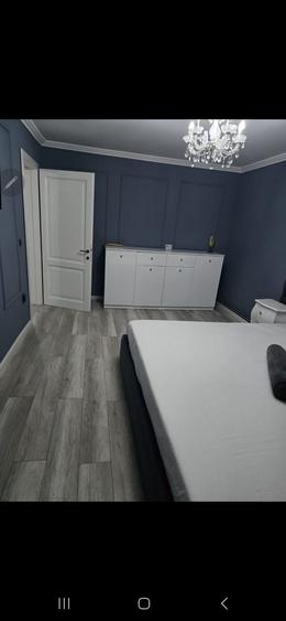 Apartament cu 4 camere decomandat în Exterior Vest