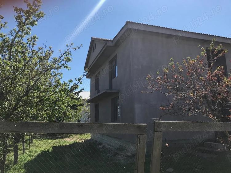 Casă cu 5 camere cu Teren 500 Mp în Exterior Vest