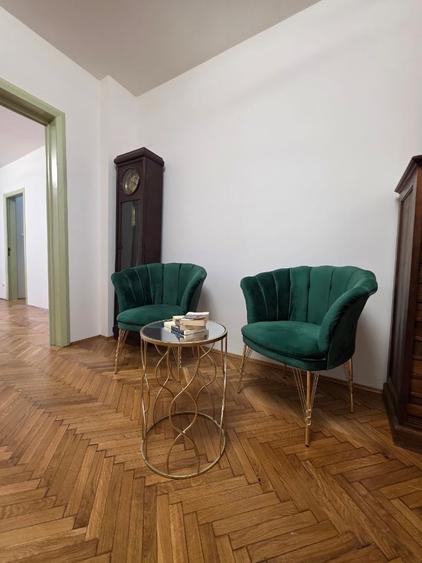 Apartament cu 3 camere semidecomandat în Polonă