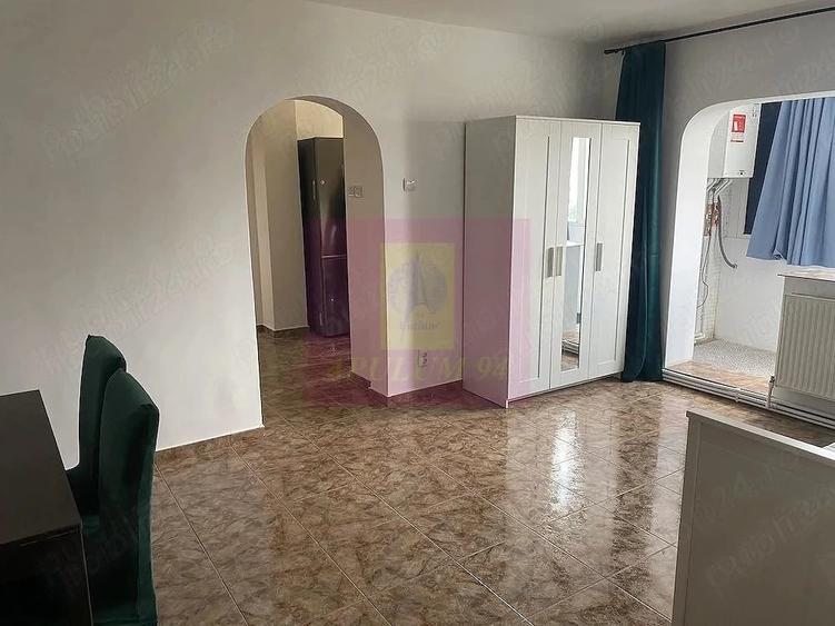 Apartament cu 4 camere semidecomandat în Timpuri Noi
