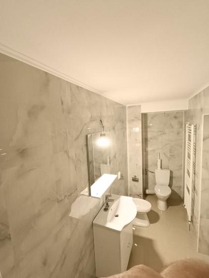 Apartament si spatiu comercial - 1