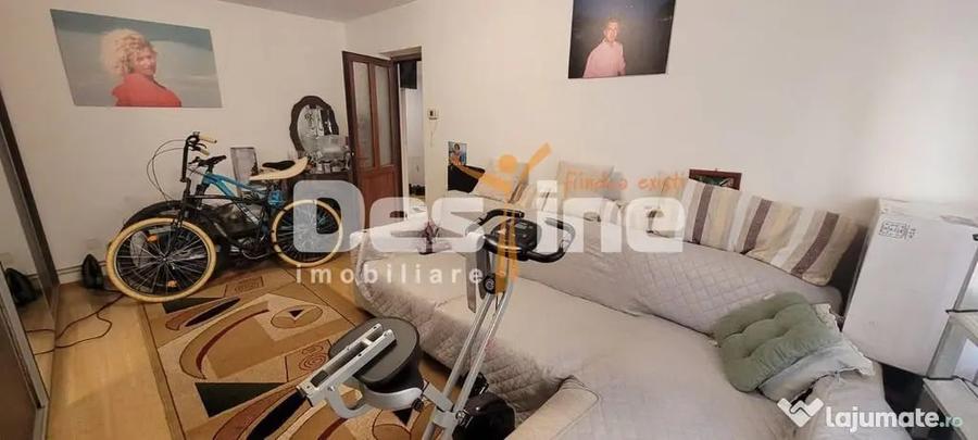 Apartament cu 3 camere decomandat în Craiter