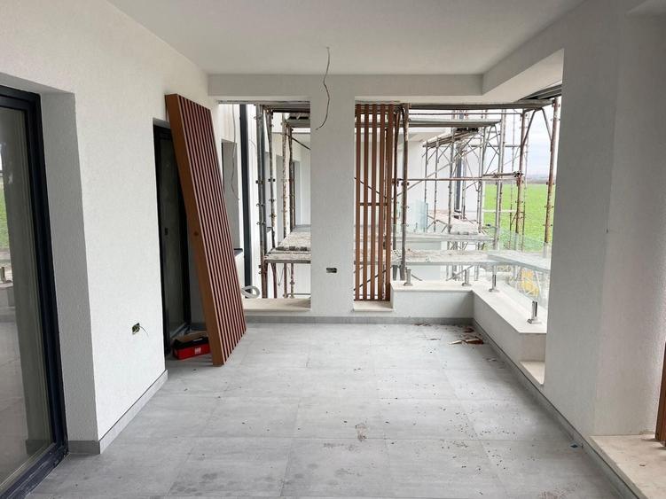 Apartament cu 3 camere decomandat în Torontalului