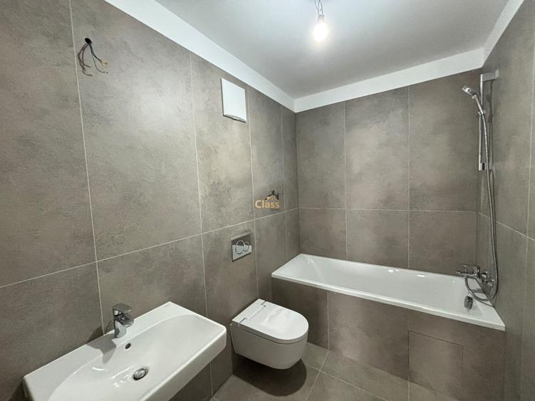Apartament cu 3 camere semidecomandat în Semicentral