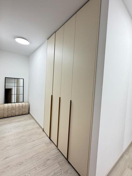 Apartament cu 3 camere semidecomandat, mobilat în Dristor