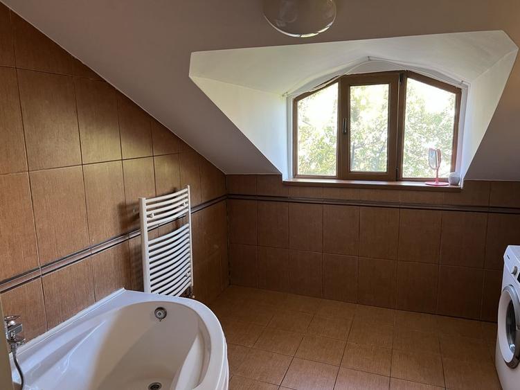 Apartament cu 3 camere nedecomandat în Mărăști