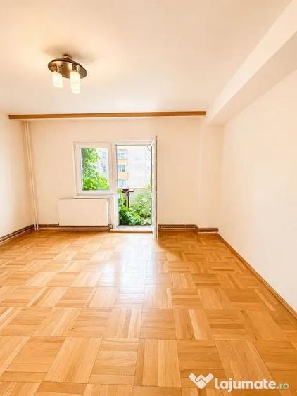 Apartament cu 4 camere decomandat în Scriitorilor