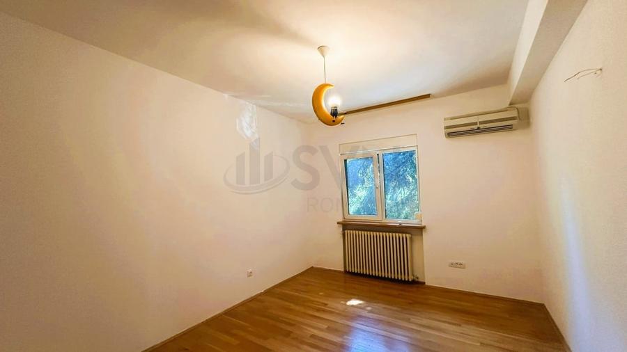 Apartament cu 5 camere decomandat în Primăverii