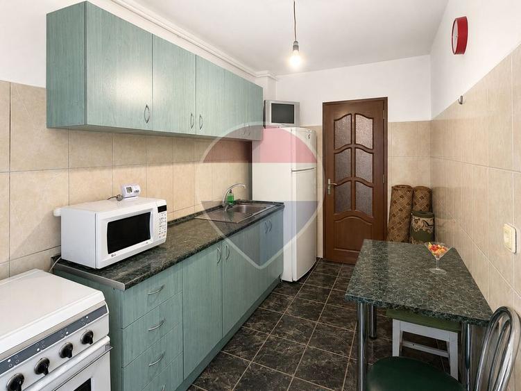 Apartament cu 3 camere în Răcădău