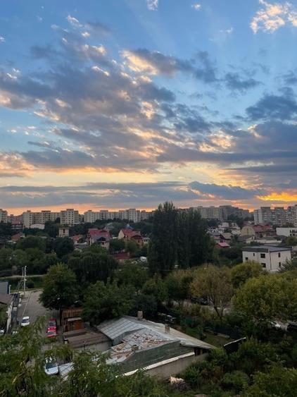 Apartament cu 3 camere, mobilat în Colentina