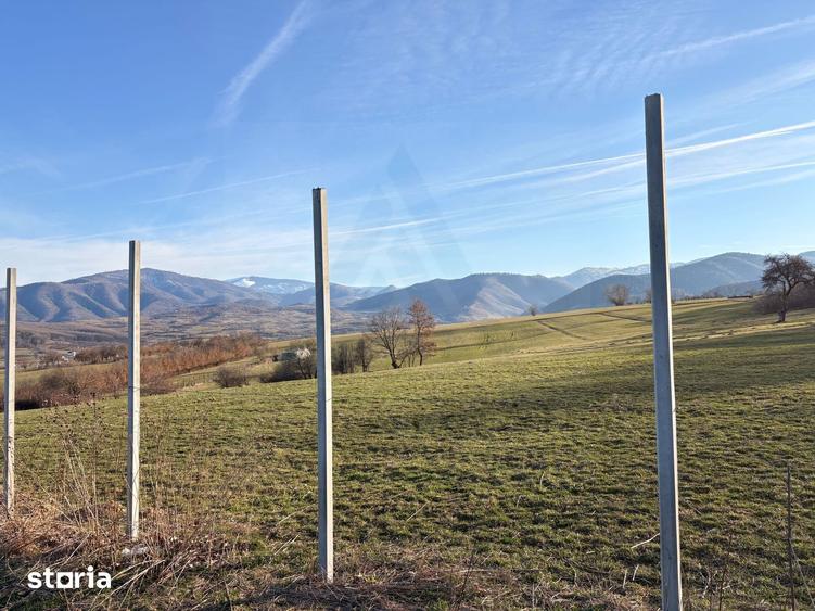 Teren de 809 mp, în Poplaca