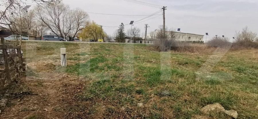 Teren agricol extravilan de 2445 mp, în Periferie