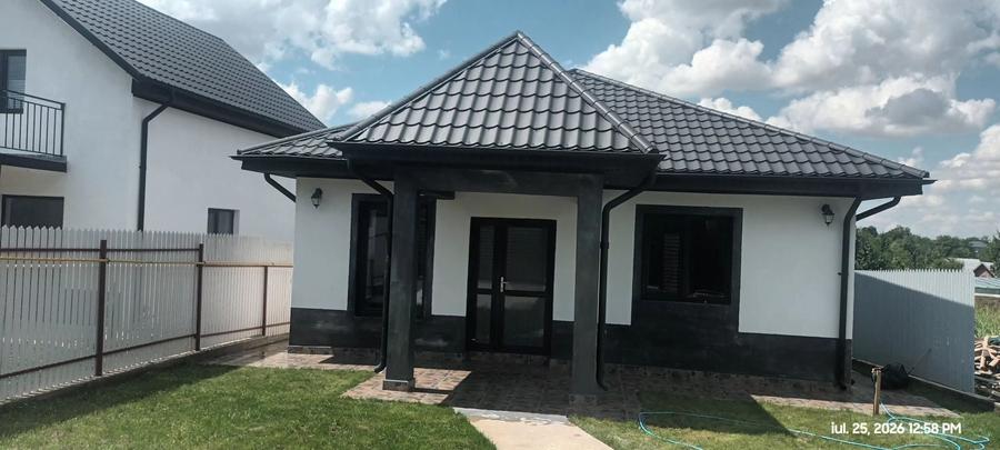 Casă cu 3 camere în Costi