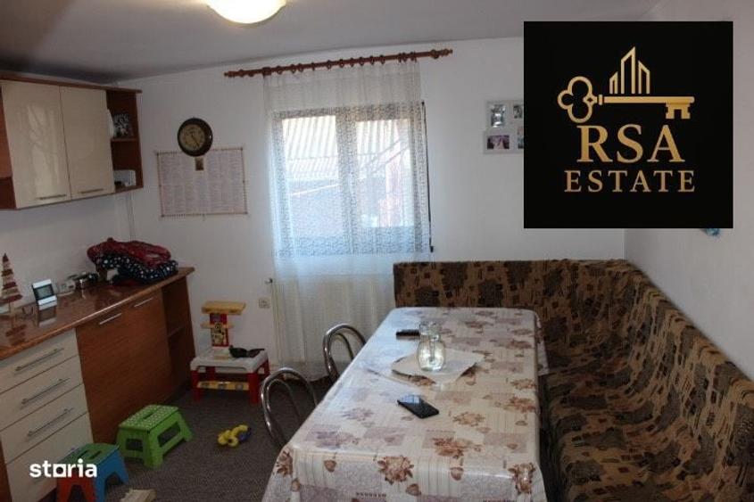 Casă cu 4 camere în Barcanele