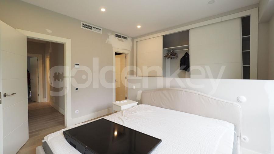 Apartament cu 4 camere semidecomandat, mobilat în Pipera