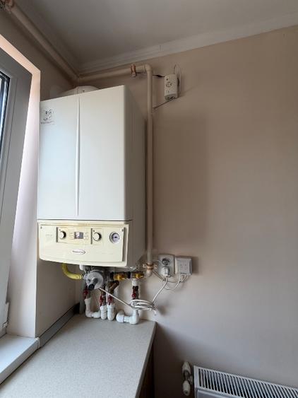 Apartament cu 3 camere decomandat, mobilat în Central