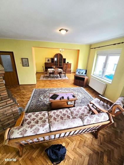 Casă cu 4 camere cu Teren 280 Mp în Central