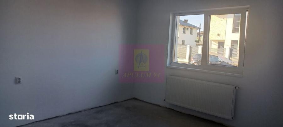 Casă cu 3 camere în Săbăreni