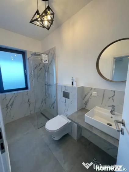 Apartament cu 3 camere decomandat în Băneasa