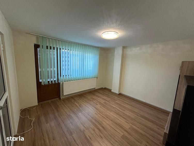 Apartament cu 3 camere decomandat în Albești