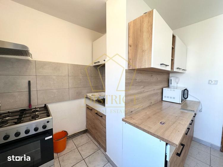 Apartament cu 3 camere decomandat în Dacia