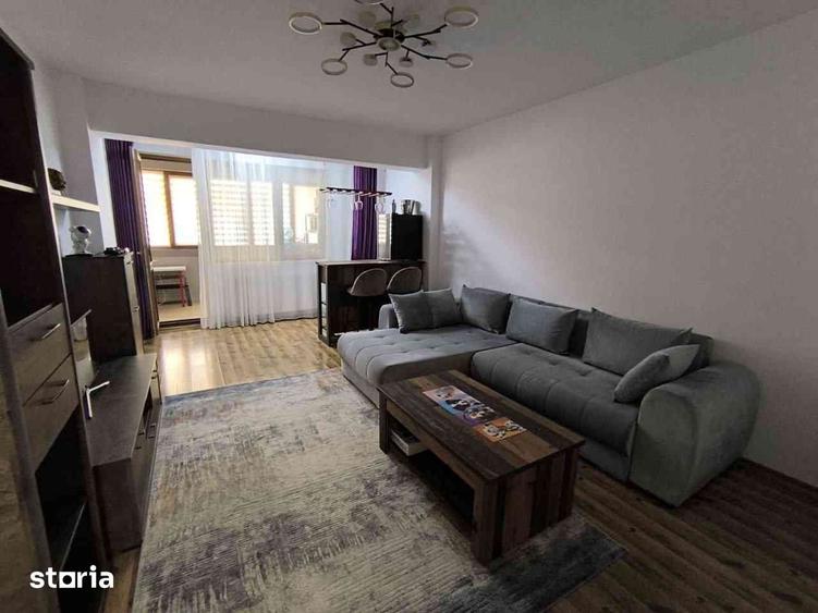 Apartament cu 3 camere în Tei