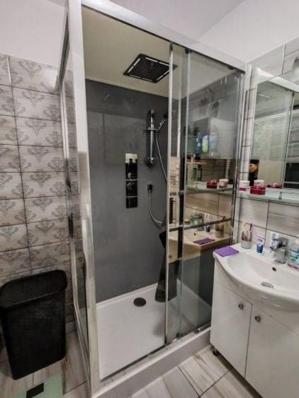 inchiriez apartament 2 camere, decomandat, mobilat si utilat complet, - 6