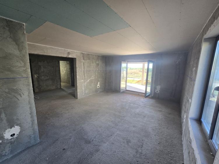 Casă cu 4 camere cu Teren 650 Mp în Vânători