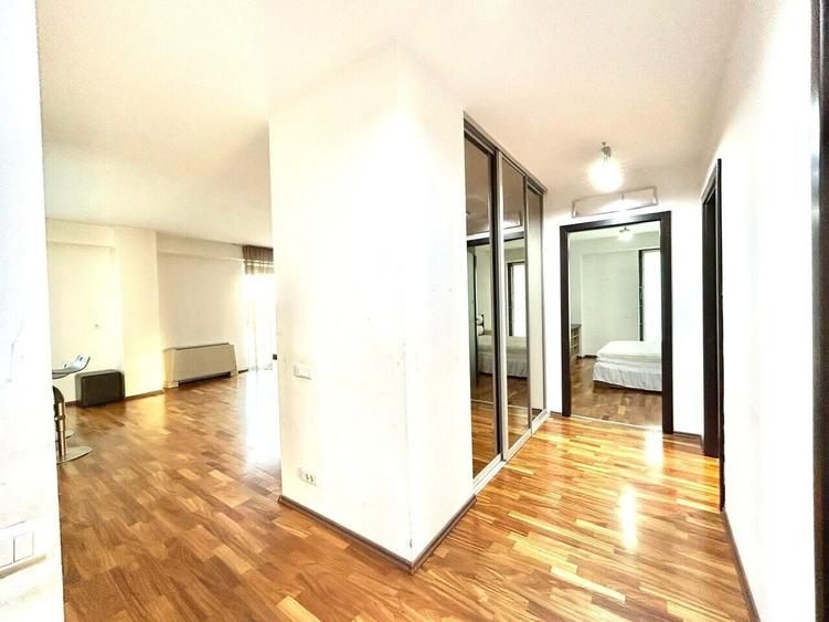 Apartament cu 4 camere decomandat, mobilat în Iancu Nicolae