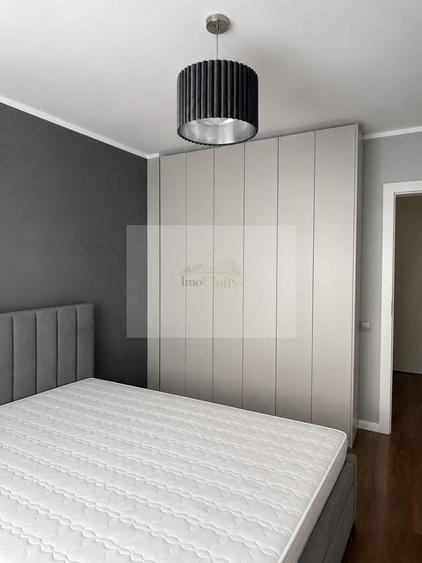 Apartament cu 3 camere semidecomandat în Europa
