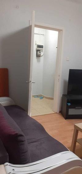 Apartament cu 3 camere semidecomandat, mobilat în Regina Elisabeta