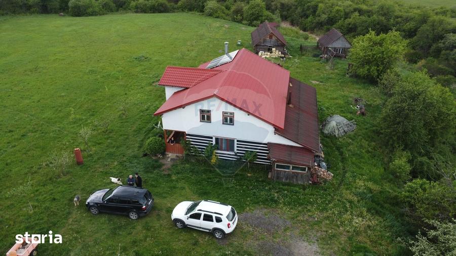 Casă cu 4 camere cu Teren 57600 Mp în Zimbor