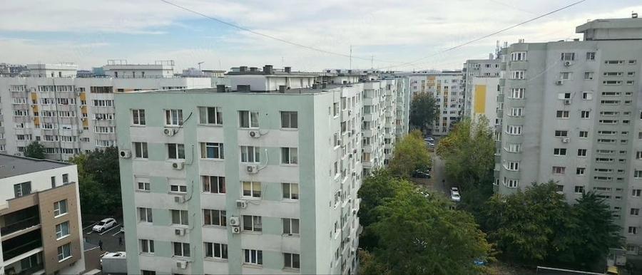 Apartament cu 4 camere semidecomandat, mobilat în Sebastian