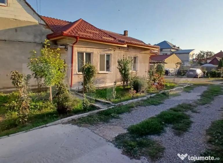 Casă cu 2 camere cu Teren 720 Mp în Central