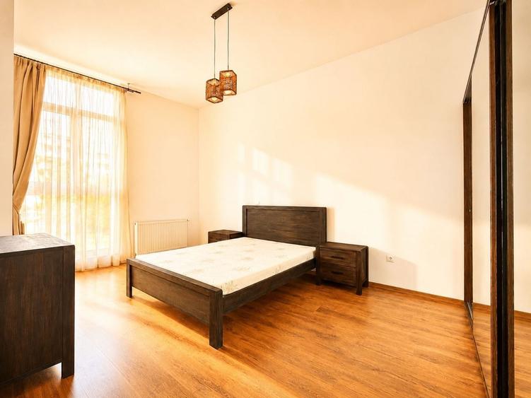 Apartament cu 2 camere semidecomandat, mobilat în Soarelui