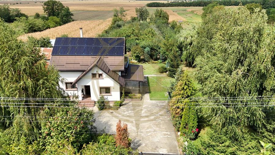 Casă cu 5 camere cu Canalizare în Ungureni (Corbii Mari)