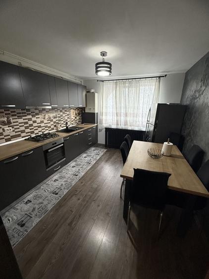 Apartament cu 4 camere în Central