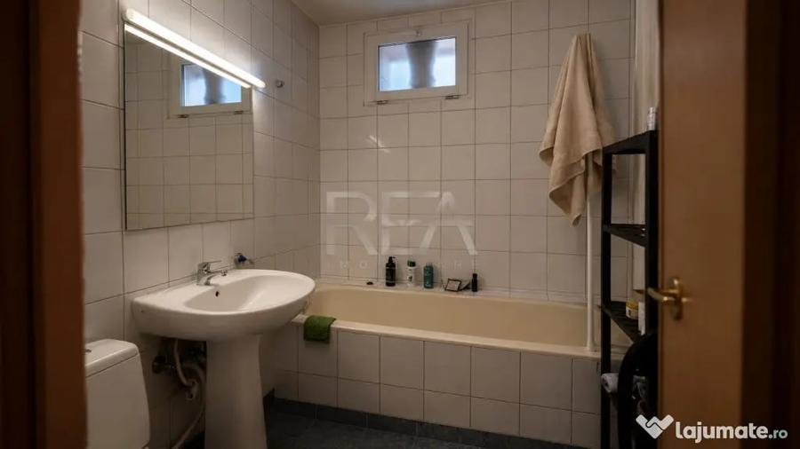 Apartament cu 2 camere semidecomandat în 1 Mai