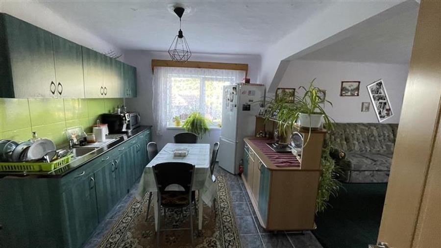 Casă individuală cu 3 camere cu Teren 2500 Mp în Ulieș