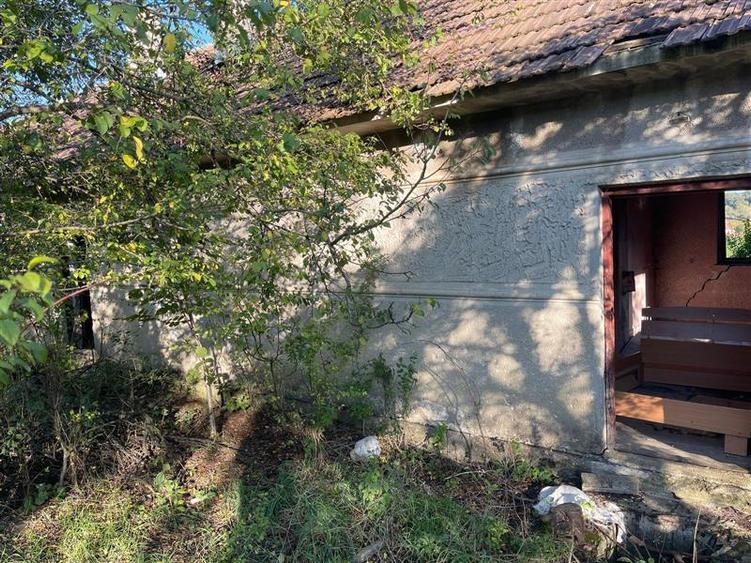 Casă cu 4 camere cu Teren 450 Mp în Est