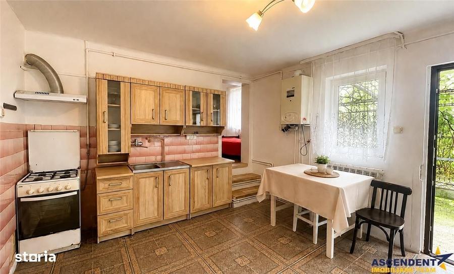 Casă cu 3 camere în Unirii