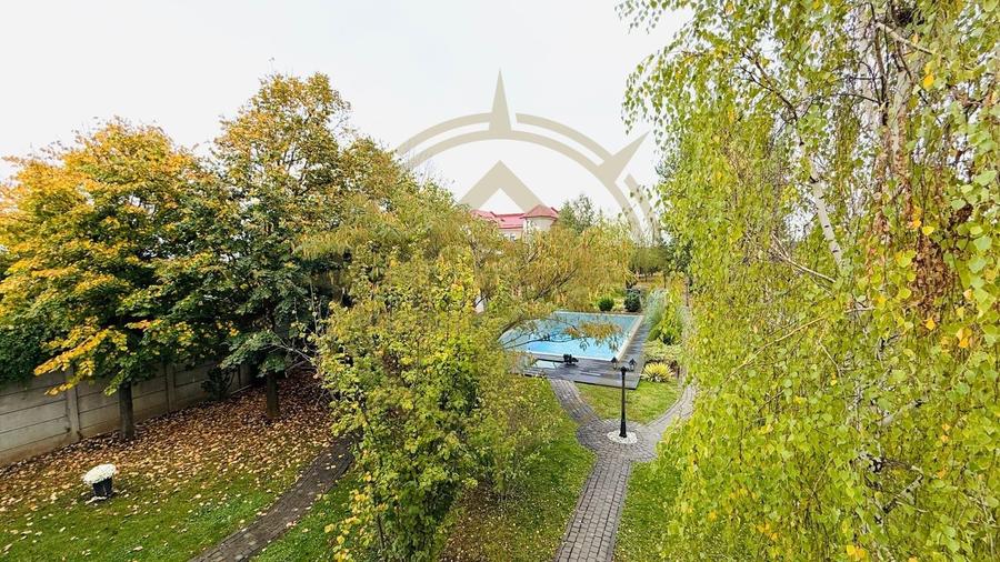 Casă cu 7 camere cu Piscina în Corbeanca