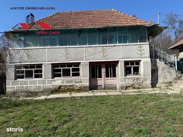 Casă cu 4 camere în Pârău lui Mihai