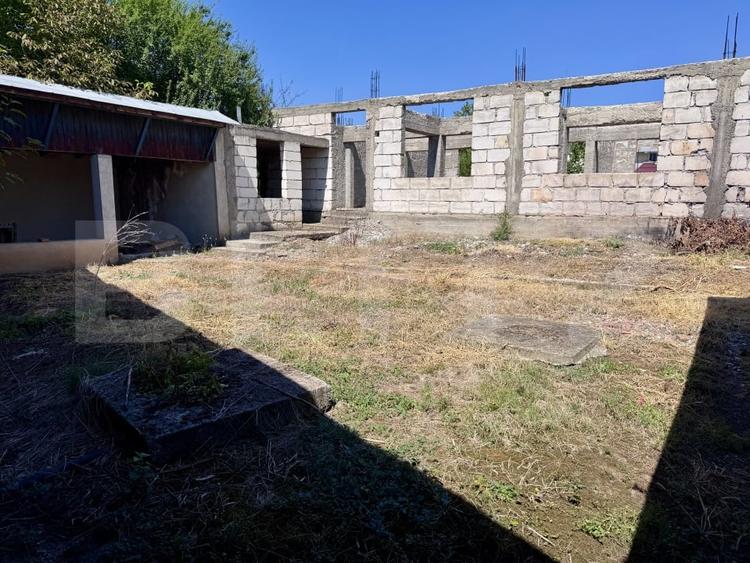 Casă individuală cu 4 camere cu Canalizare în Păulești