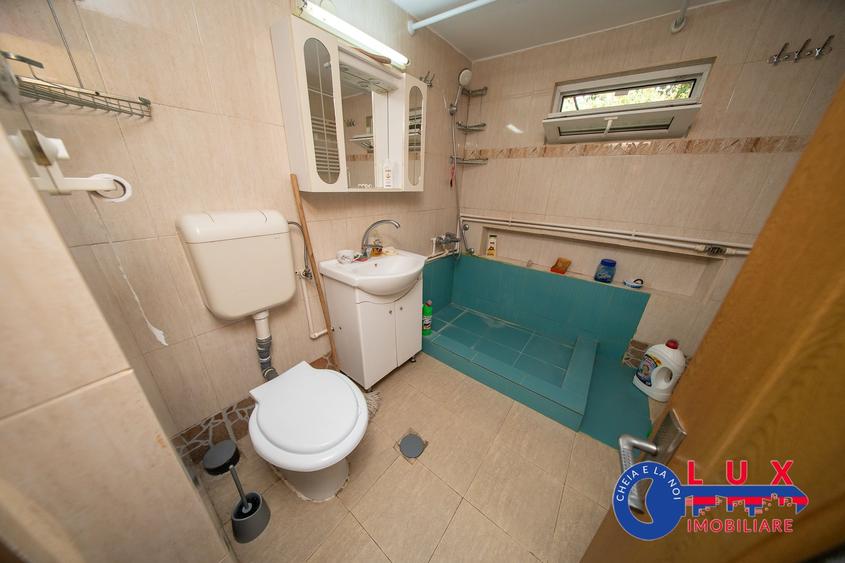 Casă individuală cu 4 camere cu Teren 270 Mp în Central