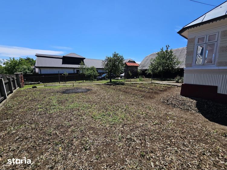 Casă cu 3 camere cu Teren 1330 Mp în Păunești