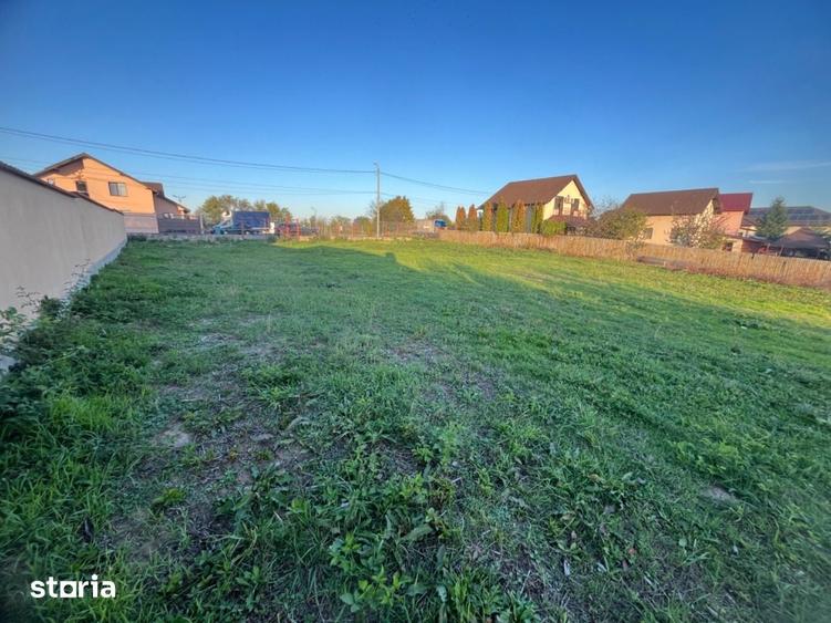 Teren de 2800 mp, în Prundu