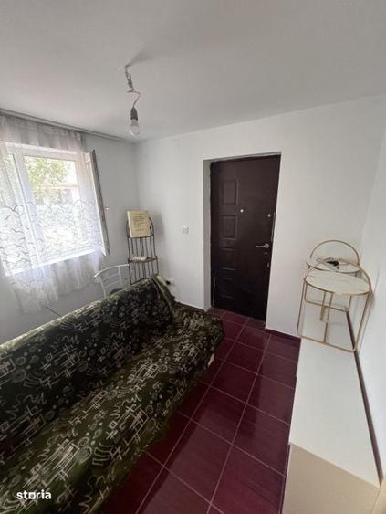 Casă cu 3 camere în Sărățeni