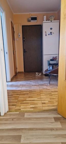 Apartament cu 3 camere decomandat, mobilat în Brâncoveanu