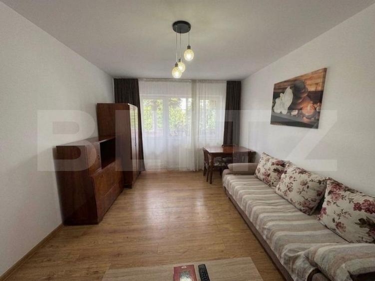 Apartament cu 3 camere semidecomandat, mobilat în Mănăștur